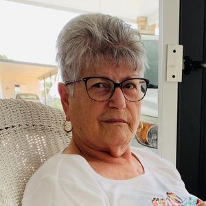 Meet your Posher, Lorrie